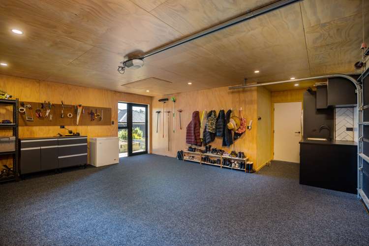 29 Honeyfield Drive Whalers Gate_21