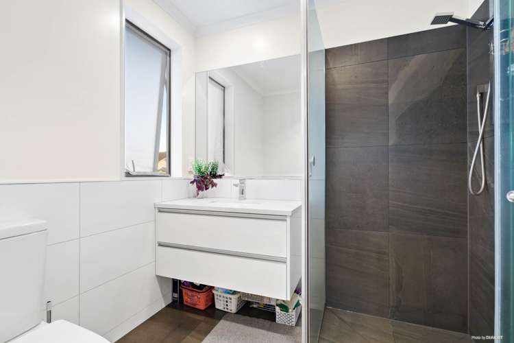 12 Horsefields Drive Flat Bush_15