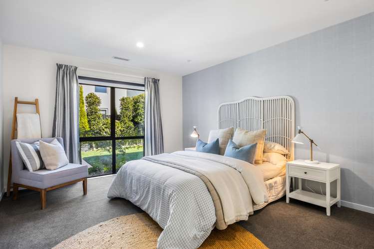 6 Waitikiri Square Parklands_15