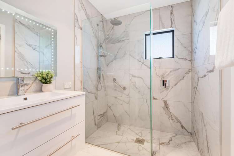 5b Melanie Place Orewa_13