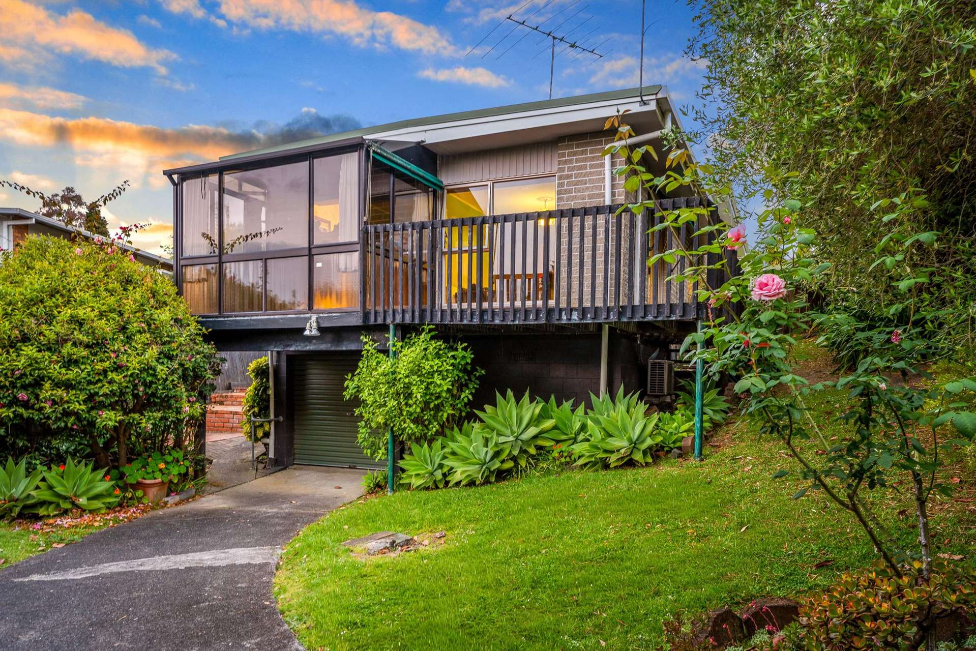 2/11 Ayton Drive Totara Vale_0