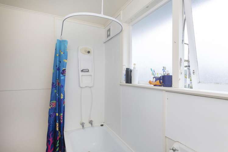 11-17 Cambridge Terrace Kaiti_19