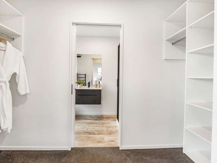 160 Faringdon Boulevard Rolleston_17