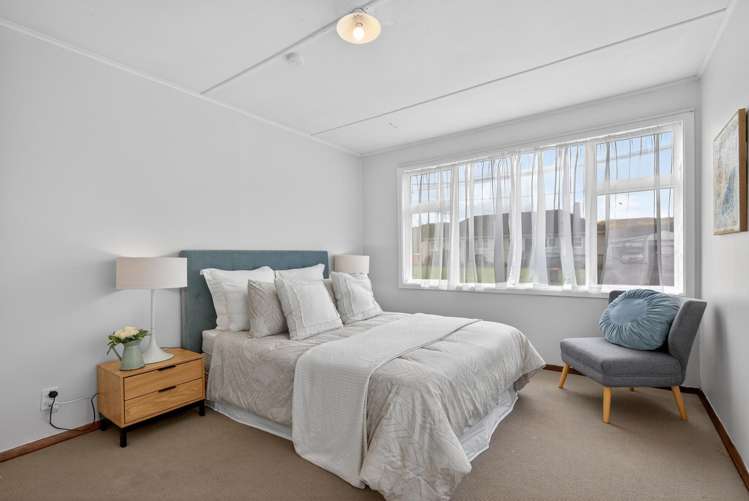 16 Hodgins Grove Naenae_5