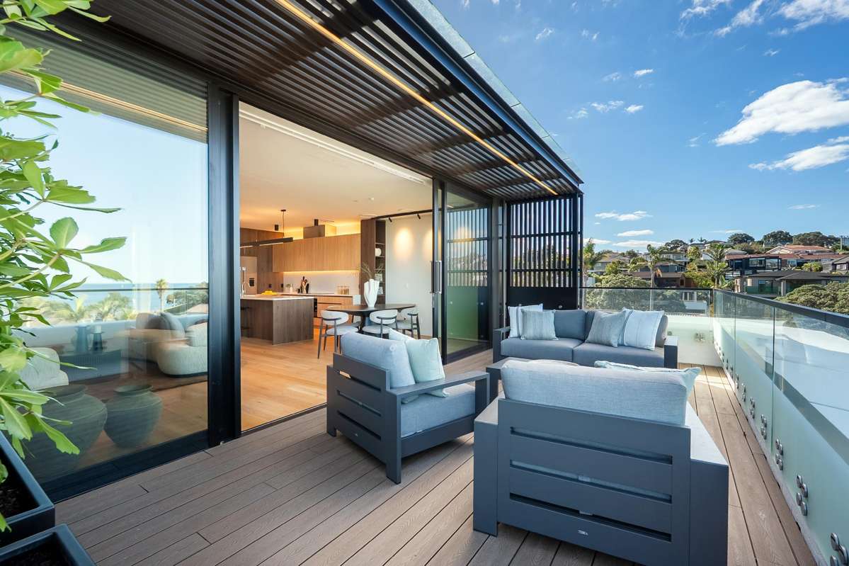 17/423-427 Beach Road_0