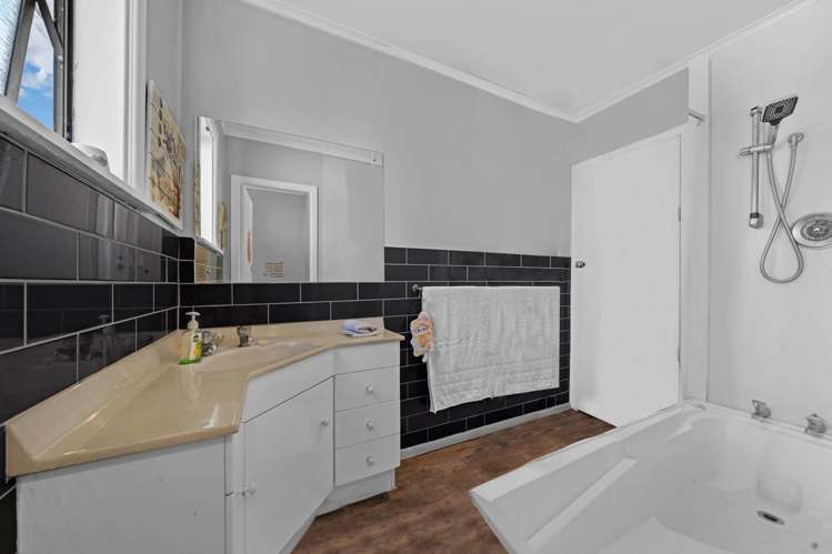 116 Gloucester Road Manurewa_16