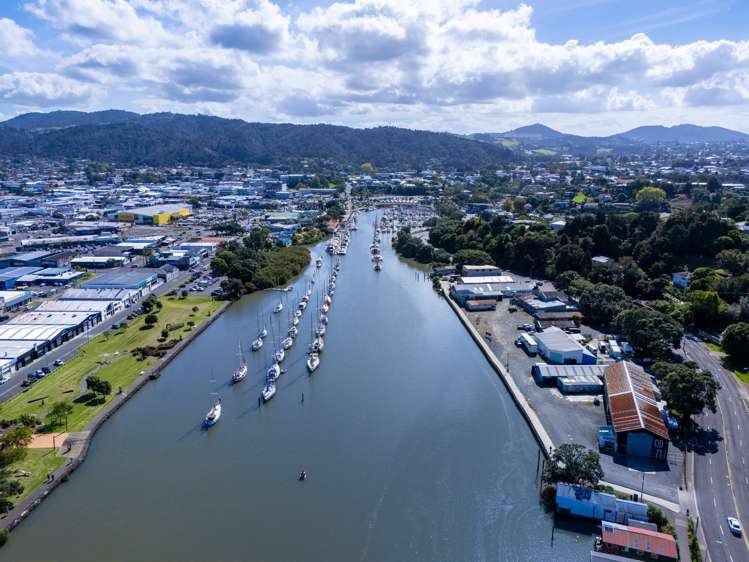 41B Riverside Drive Riverside_12