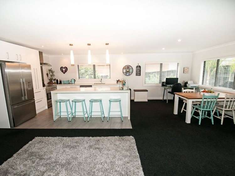 109 Bond Crescent Forrest Hill_5