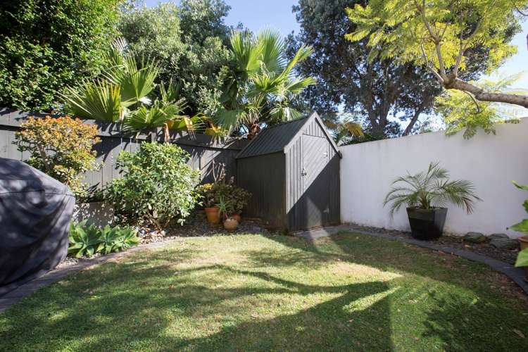 2/22 Regina Street Westmere_13