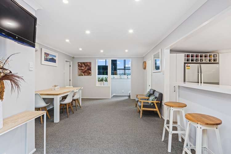 504 Beach Road Murrays Bay_8