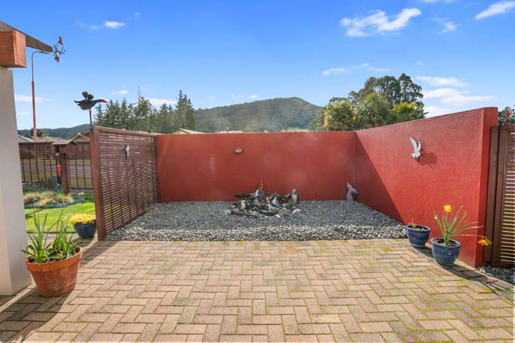 13 Edward Payton Grove Pukehangi_17
