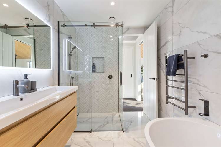 90 Spur Ridge Rise Jacks Point_12