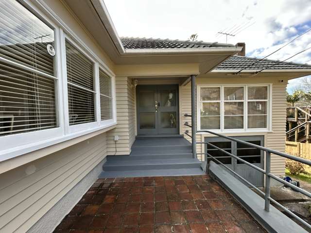 12 Robley Crescent 1670_1