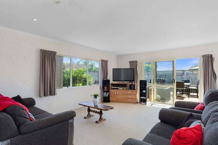 18 Lamia Grove Papamoa_2