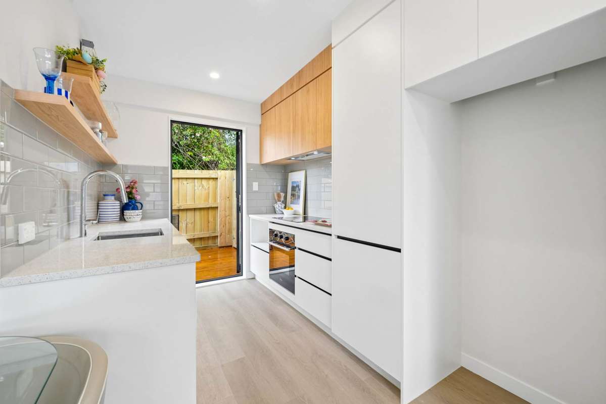 2/92 Titirangi Road_3