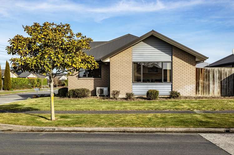 4 Charente Way Yaldhurst_25