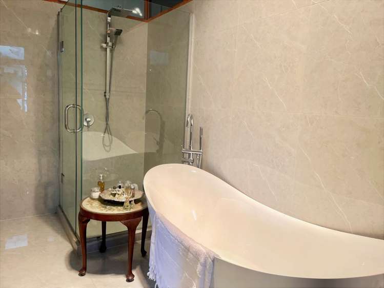 924 Mount Eden Road Three Kings_25