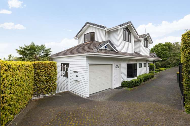 150 Lake Crescent Hamilton Lake_26