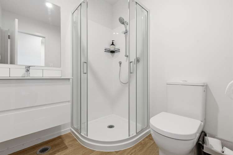 5/694 Whangaparaoa Road Stanmore Bay_5