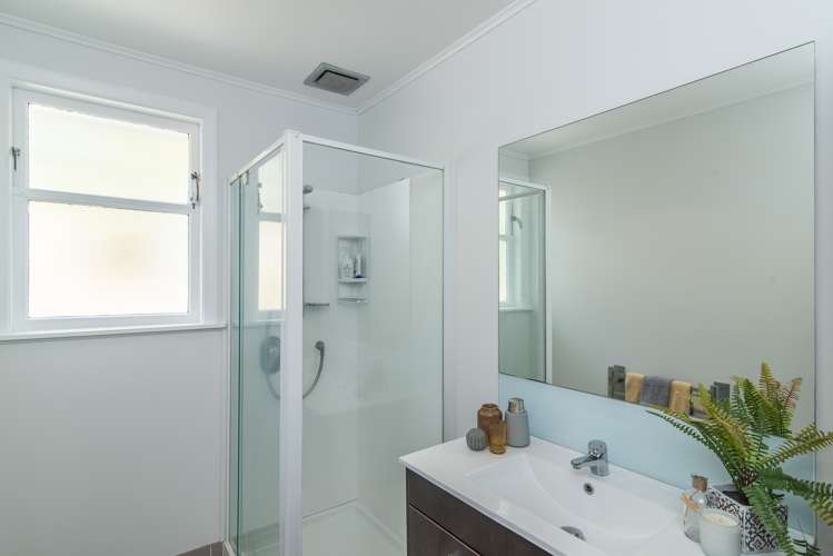 37 Tukanae Street Strathmore Park_10