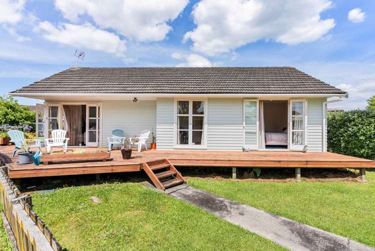 11 Crocombe Crescent Beach Haven_23