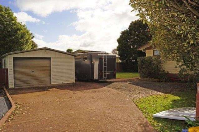 99 Bruce Mclaren Road Henderson_2