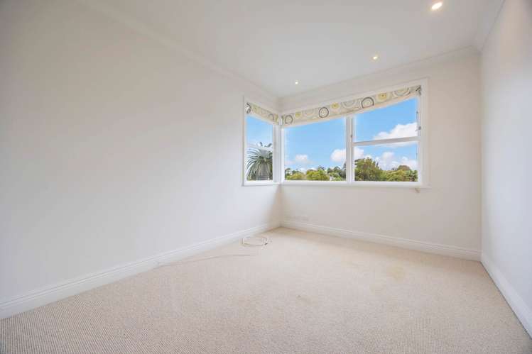 12 Bayside Avenue Te Atatu South_24