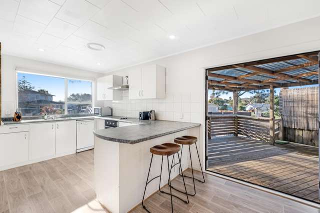 12 Sandrine Avenue Clover Park_4