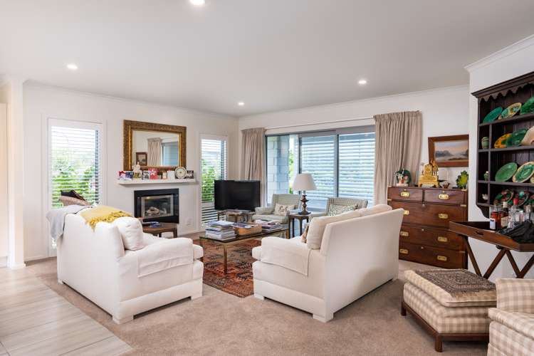 6 Noumea Drive Rangatira Park_1