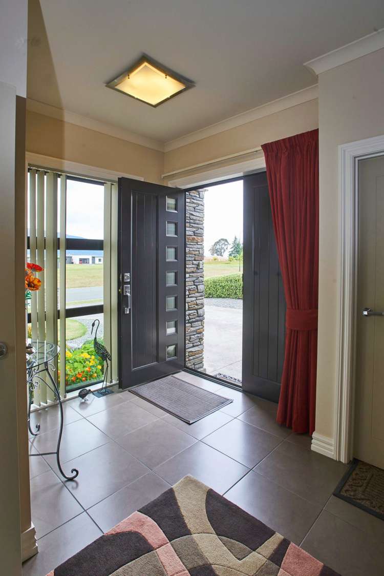 64 Breaksea Street Te Anau_36