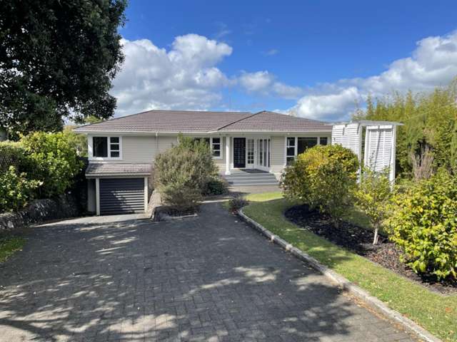 Spacious 3-Bedroom Home with Rumpus & Fully Fenced Yard - Onerahi