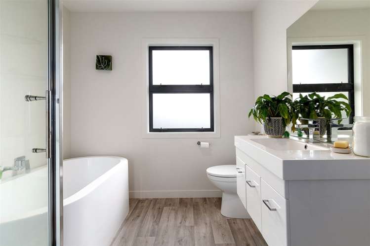 36 Puhirake Crescent Pyes Pa_12