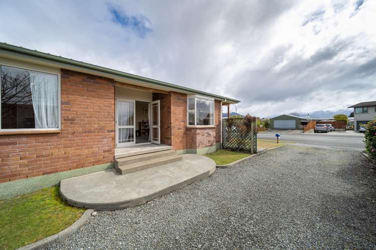 16 Govan Drive Te Anau_21