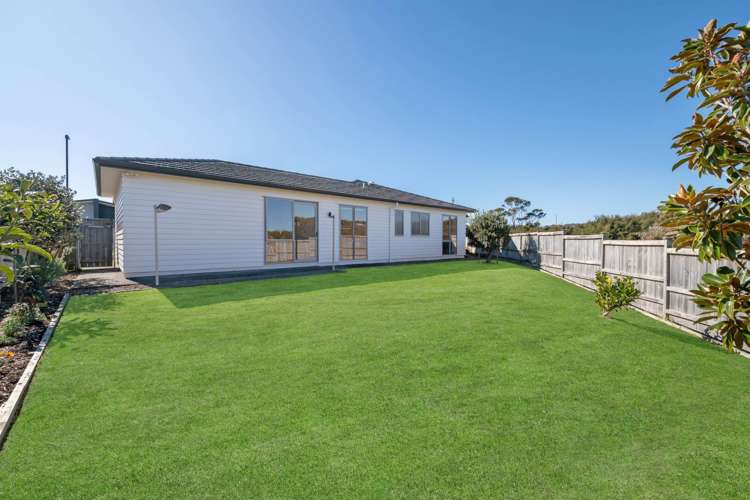 24 Marine Garden Crescent Beachlands_18
