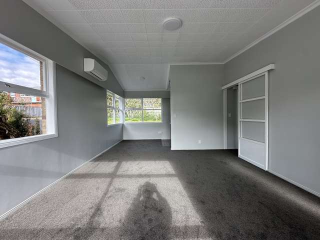 1/84A Royal View Road Te Atatu South_2