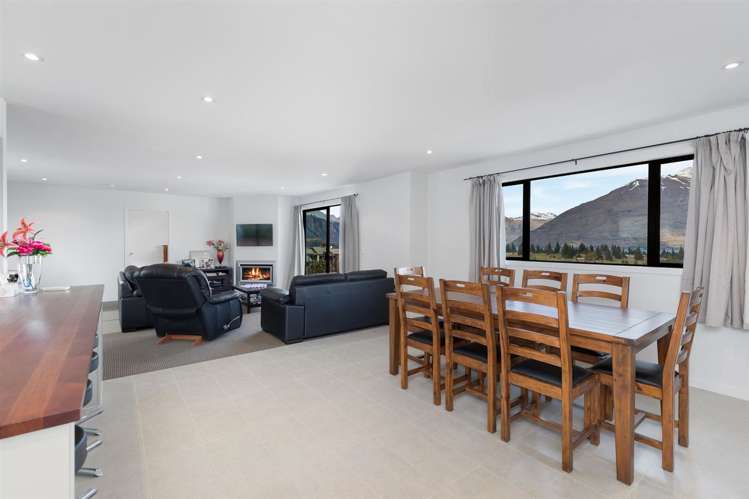 35 Suburb Street Queenstown_11