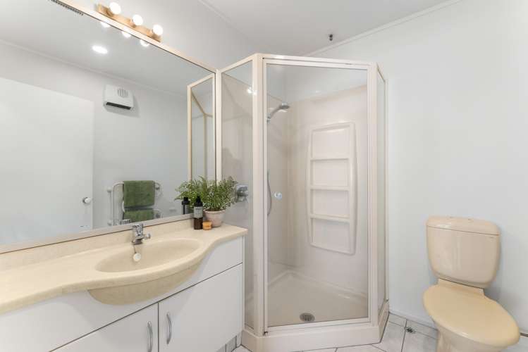 3A/2 Marine Parade Mt Maunganui_15