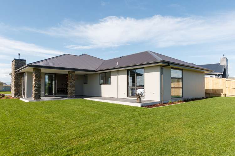 156 Pacific Drive Fitzherbert_25