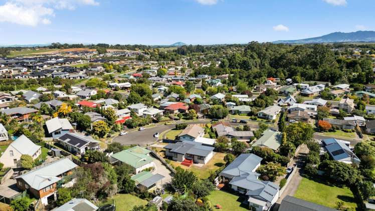 17 Ridgeway Place Glenview_16