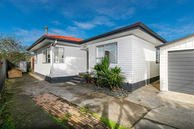 34 Birdwood Road Swanson_1