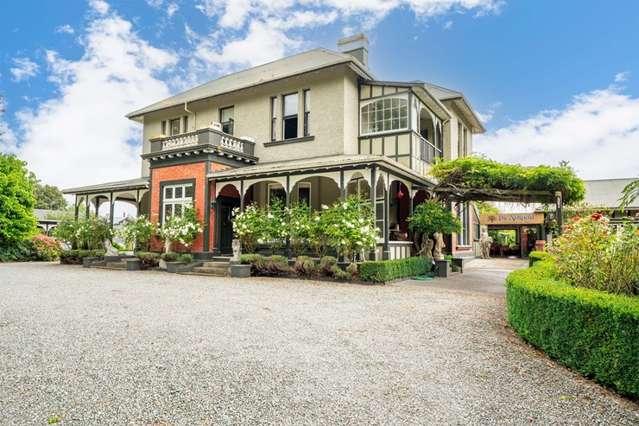 Sydneysiders’ 140-year-old mansion in Timaru for sale with $2m RV