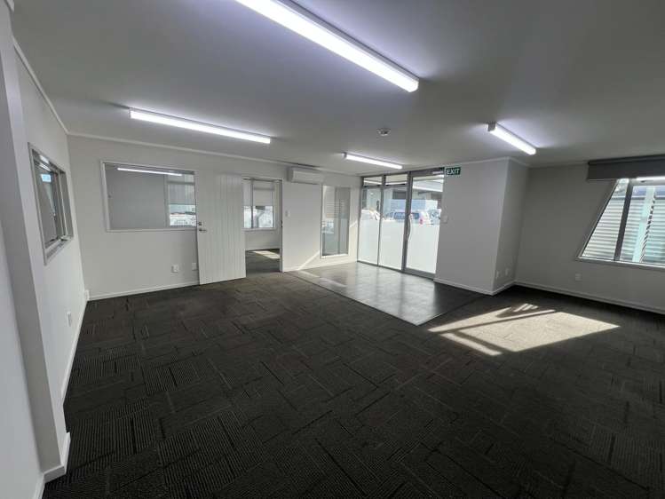 2/18 Echelon Place East Tamaki_11