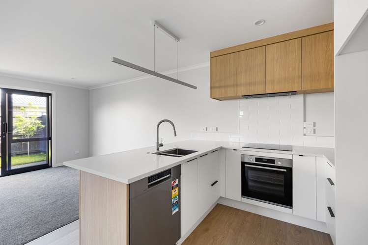 2/2 Meridian Place_5