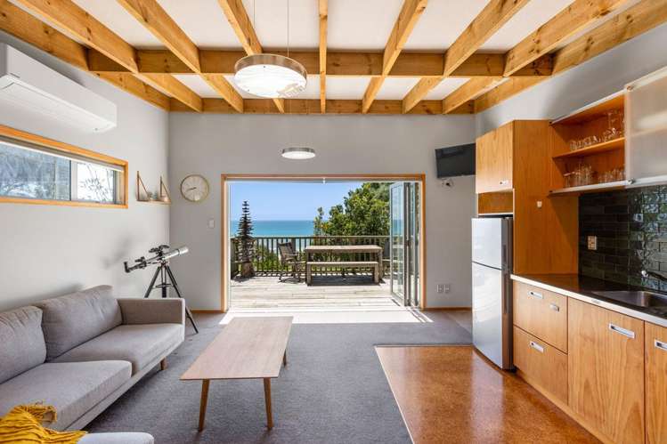 Wai-iti Beach Retreat Beach Road Waiiti_5