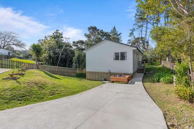 Modern Coastal Retreat - Freehold & Tranquility