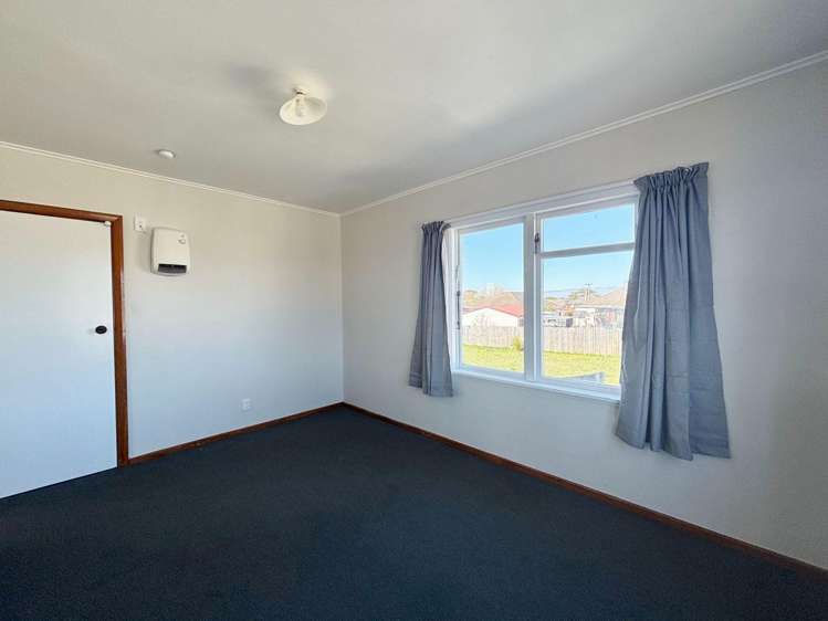 20 Bournemouth Cr Aranui_12