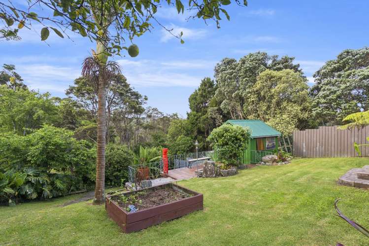 10 Rauhuia Crescent Parau_20