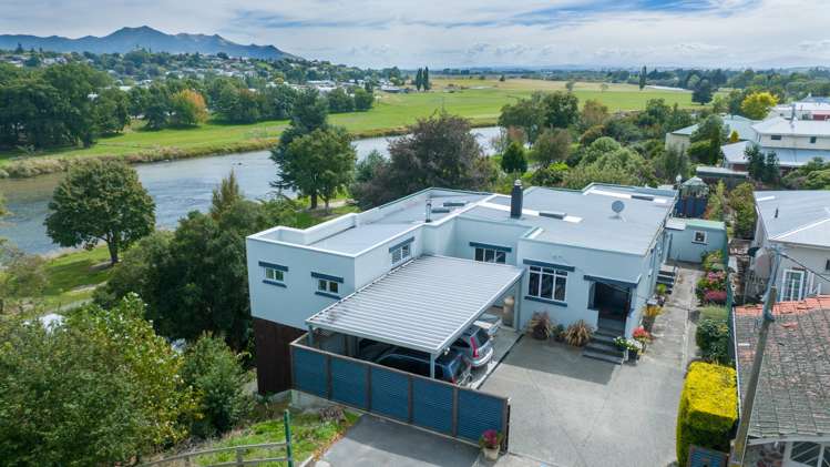 11 Rock Street Gore Surrounds_0