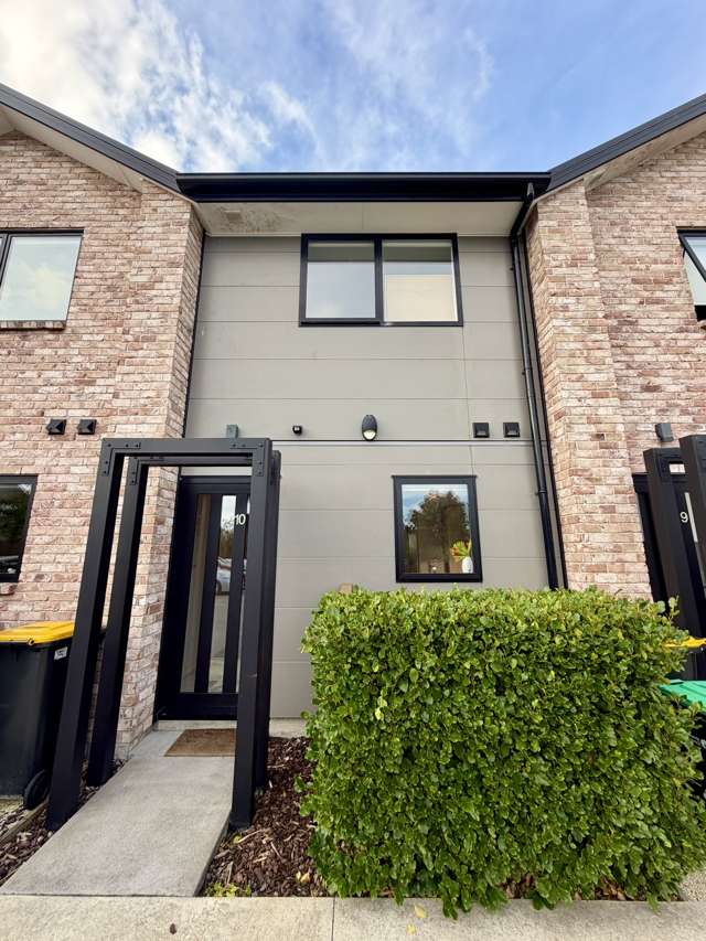 10/12 Freyberg Avenue