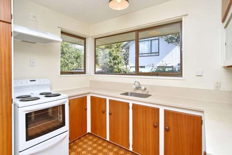 2/1 Mapledale Place Halswell_6